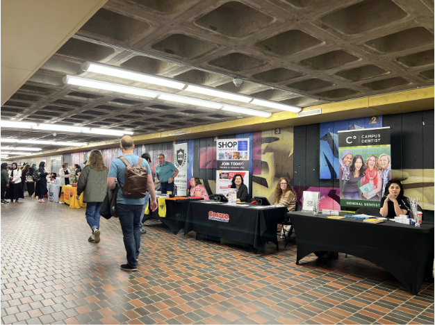 Place Riel/Arts Tunnel table bookings